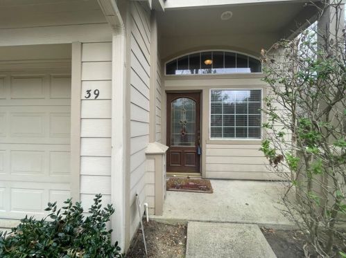 39 Burberry Cir, Conroe TX  77384-5067 exterior