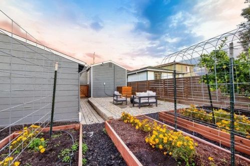 9235 B St, Oakland CA 94603-2416 exterior