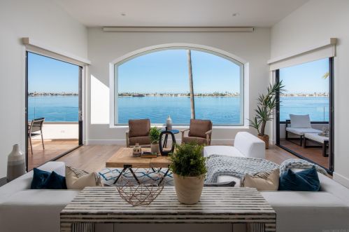 3535 Riviera Dr, San Diego CA 92109-6641 exterior