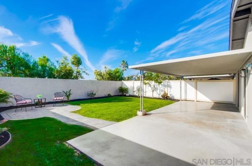 250 Delphinium St, Encinitas CA  92024-3303 exterior