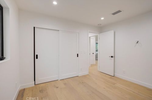 16627 Gilmore St, Van Nuys CA  91406-5610 exterior