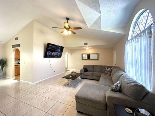 2062 Floresta Dr, Fort Pierce FL  34984-4706 exterior