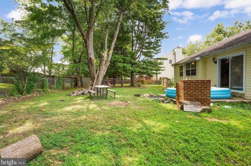 13439 Princedale Dr, Woodbridge VA  22193-3911 exterior