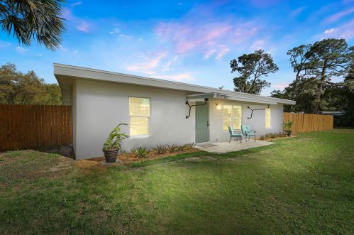 1346 14th Ave, Vero Beach, FL 32960-3780