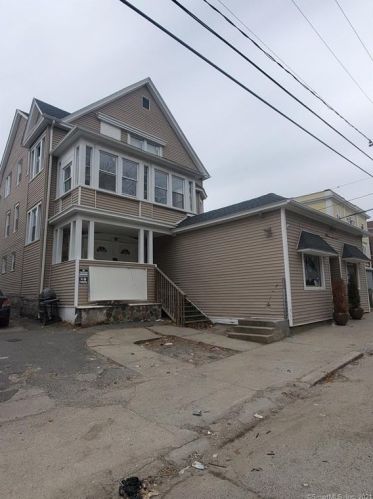 413 Willow St, Waterbury, CT 06710-1505