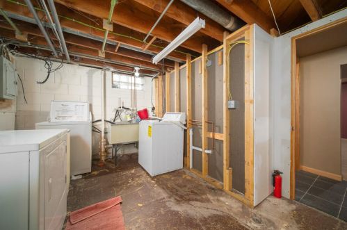 4612 Van Beck Ave, Milwaukee WI 53207-4458 exterior