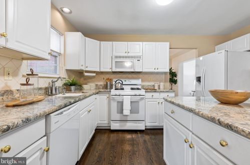 1104 Chestnut Ave, Norristown PA 19403-2874 exterior