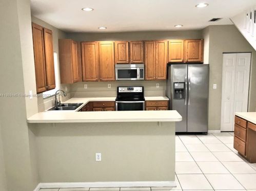 7425 19th Dr, Hollywood FL  33024-1016 exterior