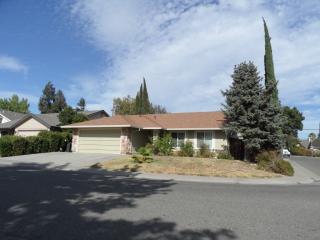 4033 Country Dr, Sacramento, CA 95843-6222