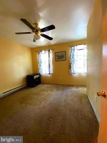 1216 Derry St, Harrisburg PA 17111-1141 exterior