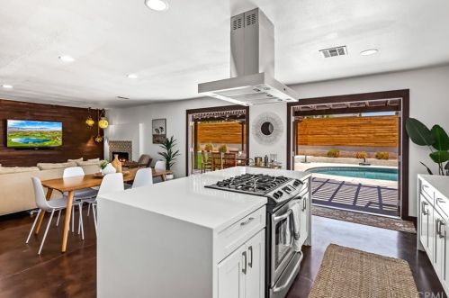 46500 Cameo Palms Dr, La Quinta CA  92253-2016 exterior