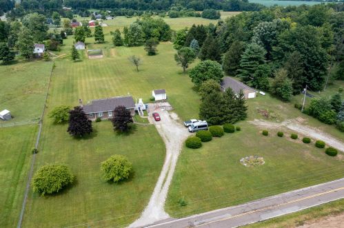 12485 Temple Rd, Brookville, OH 45309-9737