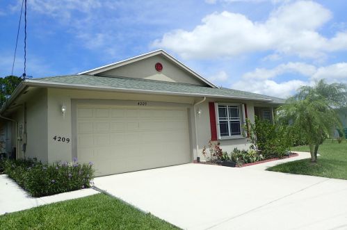 4209 Kazan St, Fort Pierce, FL 34953-7247
