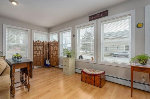 104 Lk Shr Dr, Northwood NH  03261-3707 exterior