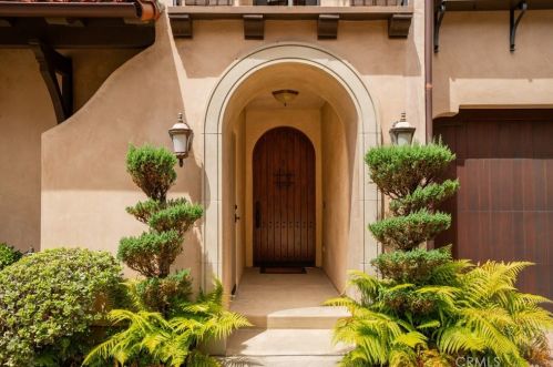 646 Sierra Madre Blvd, Sierra Madre, CA 91024-2228