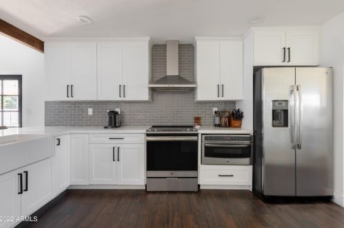 5744 12 St, Phoenix AZ 85086-7351 exterior