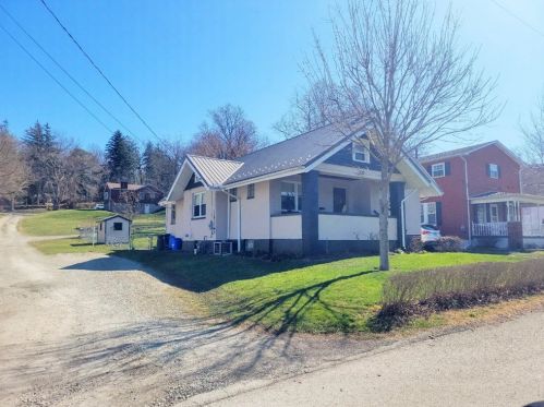 230 Madison Ave, Hopwood PA  15445-2211 exterior