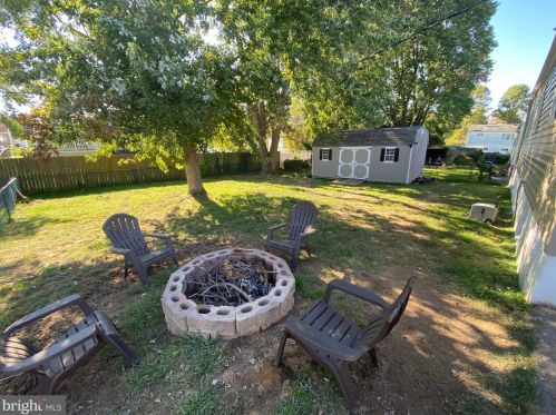 26 Auburn Dr, New Castle DE 19720-2305 exterior