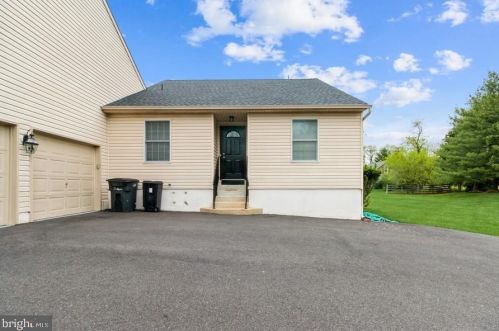 259 Mount Laurel Rd, Mount Laurel, NJ 08054-9557
