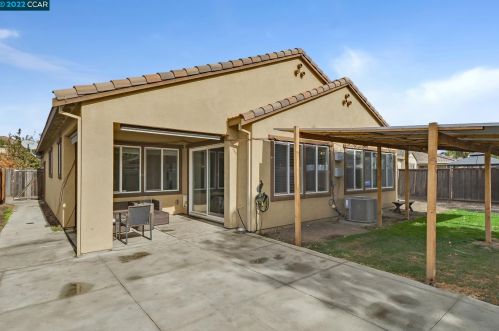 2243 Eastport Dr, Oakley CA  94561-3539 exterior