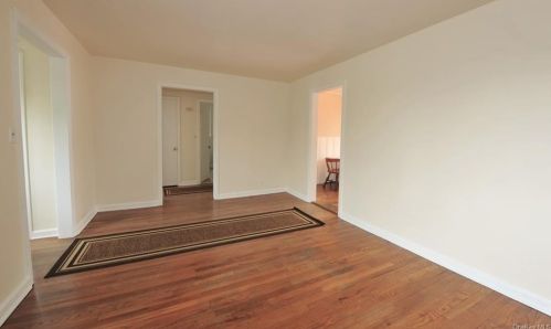 16 Forest Ave, Crotonville NY  10562-3624 exterior