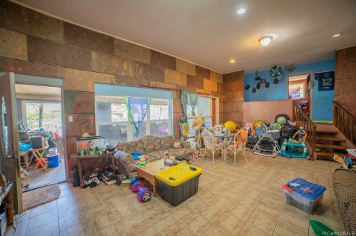 575 Linekona Pl, Wailuku, HI 96793-1424