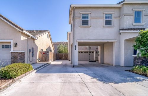 1652 Sephos St, Manteca CA  95337 exterior