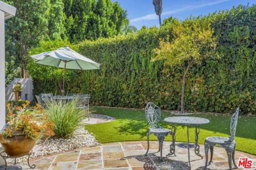 15918 La Maida St, Van Nuys, CA 91436-1434