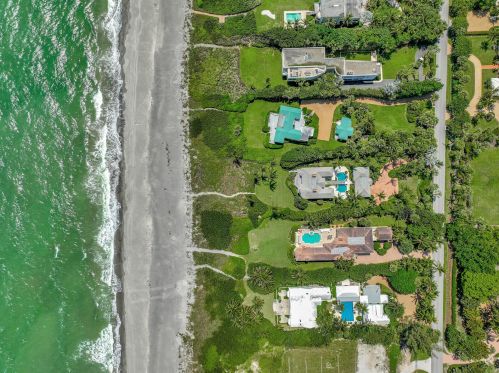 41 Beach Rd, Hobe Sound, FL 33455-2229
