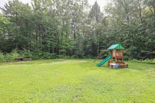 100 Mount Delight Rd, Deerfield NH  03037-1318 exterior