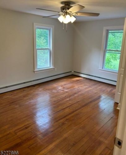 5 Pierson Ln, Oxford NJ  07863-3278 exterior