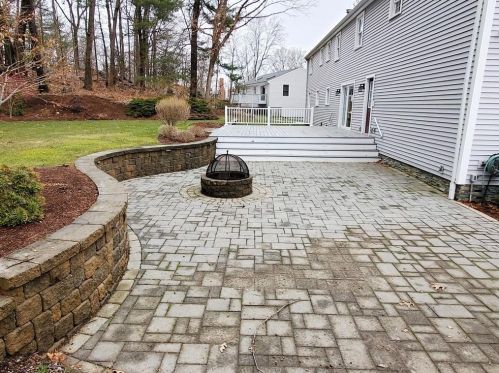 19 Ducarl Dr, Lincoln RI  02865-1320 exterior