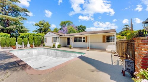 11729 Hartsook St, North Hollywood, CA 91607-3213