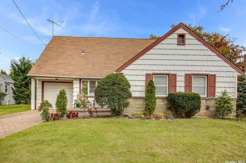 364 Howard Ave, Woodsburgh NY  11598-2940 exterior