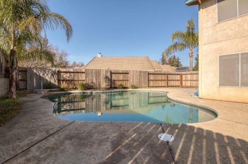 2836 Marsh Creek Ln, Riverbank CA  95367-3828 exterior