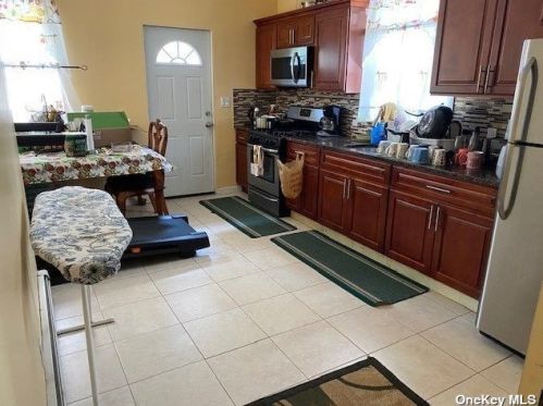 13-12 Mcbride St, Far Rockaway NY  11691-2416 exterior