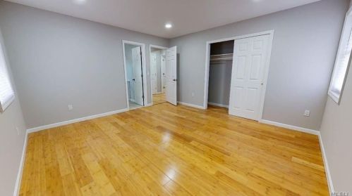 141 25 St, Wheatley Heights NY  11798-3802 exterior