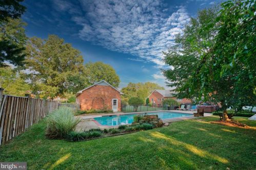 115 Federal Dr, Fredericksburg, VA 22405-3145