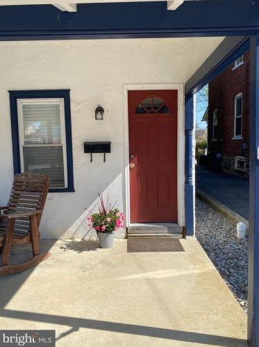 412 Washington Ave, Downingtown PA  19335-2708 exterior