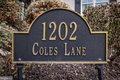 1202 Coles Ln, Riverton, NJ 08077-2302