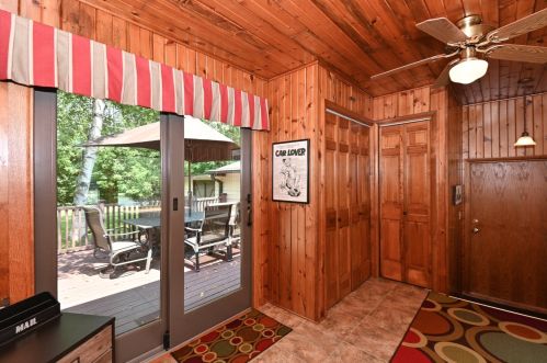 1524 El Rancho Dr, Thiensville WI  53092-5623 exterior