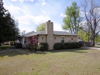 2631 18th St, Tulsa, OK 74104-5803