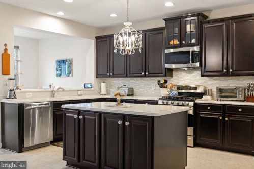 4318 Wisley Turn, Woodbridge VA  22192-7822 exterior