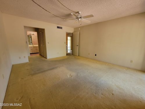 9008 Palms Park Dr, Tucson AZ  85715-5643 exterior