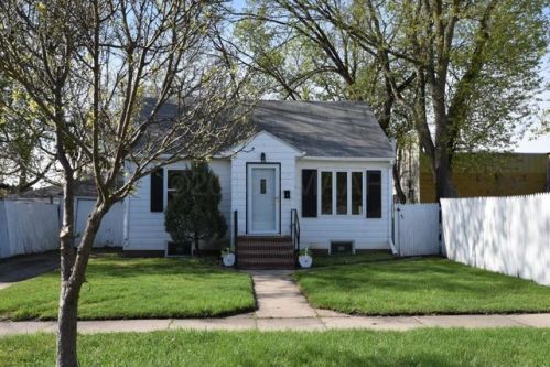 909 2nd Ave, Moorhead, MN 56560-2004