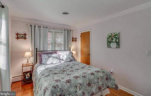 121 School Pl, Slaughter Beach DE  19963-1821 exterior