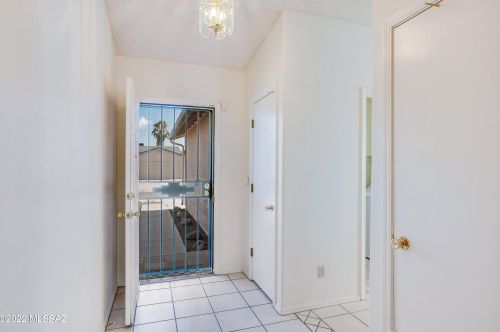 8756 Eagle Creek Dr, Tucson AZ  85730-5709 exterior