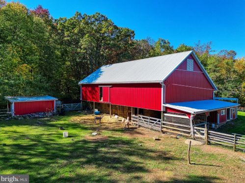 7455 Hillside Dr, Spring Grove PA  17362-8555 exterior