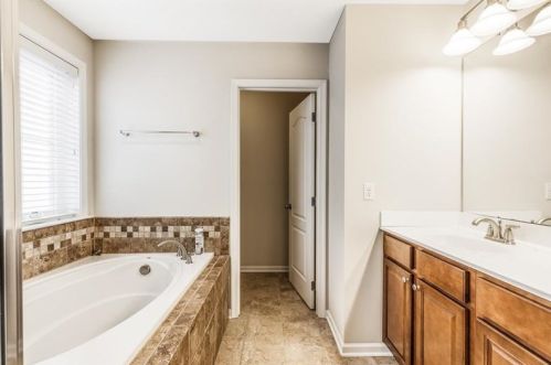 213 Old Hickory Rd, Zelienople PA  16063-4015 exterior