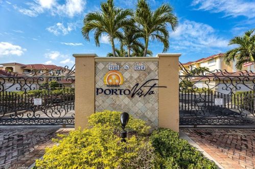 1520 50th St, Cape Coral, FL 33914-7470